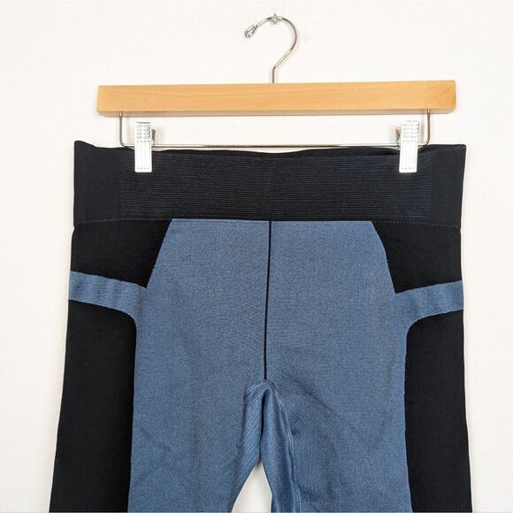 Under Armour Blue & Black Compression Heat Gear Leggings Size L - Picture 4 of 6